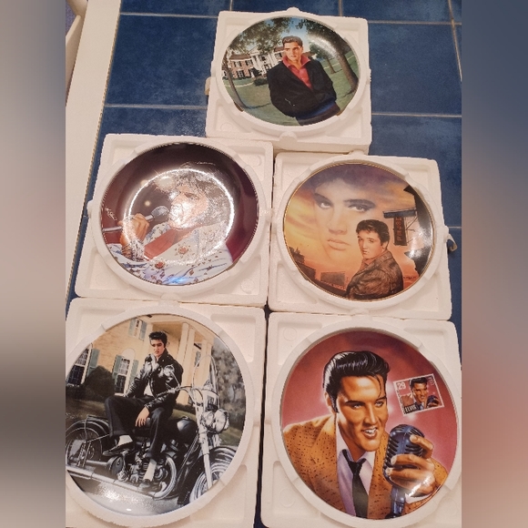 Lot of 5 Bradford Exchange Elvis Presley collectable plats. - Picture 10 of 13